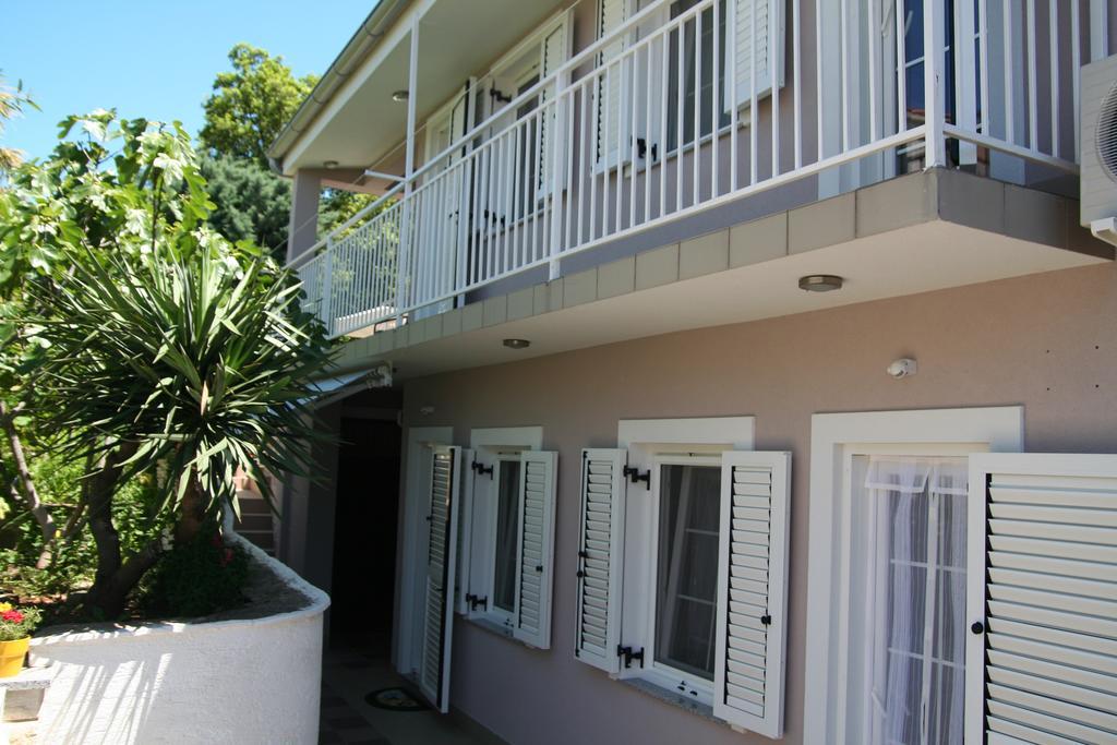 Apartments Soldo Pinezici  Bagian luar foto