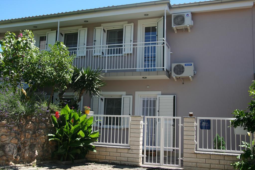 Apartments Soldo Pinezici  Bagian luar foto